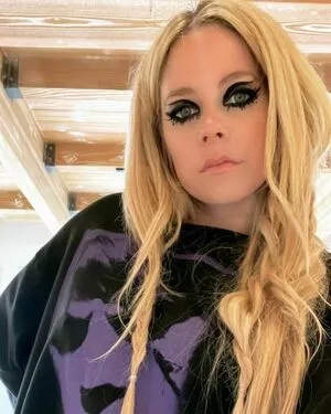 Avril Lavigne OnlyFans Leaked Free Thumbnail Picture - #ZlQZ8Bj3rr