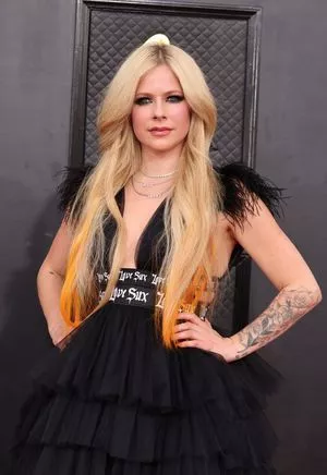 Avril Lavigne OnlyFans Leaked Free Thumbnail Picture - #ZndC4aOizl