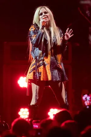 Avril Lavigne OnlyFans Leaked Free Thumbnail Picture - #bYEGgtsoJO