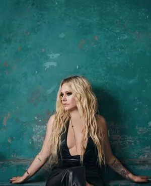 Avril Lavigne OnlyFans Leaked Free Thumbnail Picture - #ogBfxYAINO