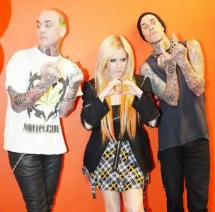 Avril Lavigne OnlyFans Leaked Free Thumbnail Picture - #opMU7UsZi0