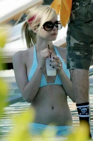 Avril Lavigne OnlyFans Leaked Free Thumbnail Picture - #oyfoSyskuh