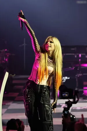 Avril Lavigne OnlyFans Leaked Free Thumbnail Picture - #ptBUeOEI4c