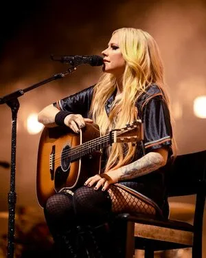 Avril Lavigne OnlyFans Leaked Free Thumbnail Picture - #qQxdAlvXIm