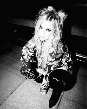 Avril Lavigne OnlyFans Leaked Free Thumbnail Picture - #rLkqLv3aHI