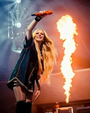 Avril Lavigne OnlyFans Leaked Free Thumbnail Picture - #v7K0eRor8H