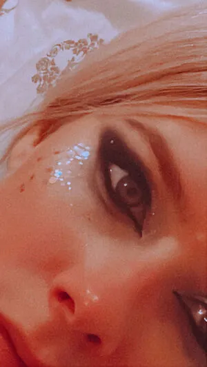 Avril Lavigne OnlyFans Leaked Free Thumbnail Picture - #ywft9iGxpK