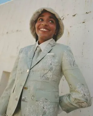 Ayo Edebiri OnlyFans Leaked Free Thumbnail Picture - #MDGTGXvKYC