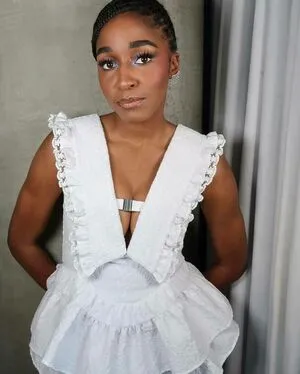 Ayo Edebiri OnlyFans Leaked Free Thumbnail Picture - #avZRfKsDNK