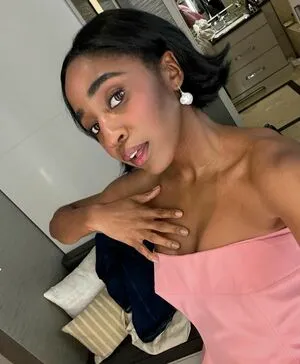 Ayo Edebiri OnlyFans Leaked Free Thumbnail Picture - #gQoo4eBLGX