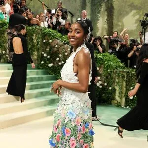 Ayo Edebiri OnlyFans Leaked Free Thumbnail Picture - #saM92jQCws