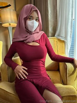 Azaleahijabi OnlyFans Leaked Free Thumbnail Picture - #POp6D6wYbN