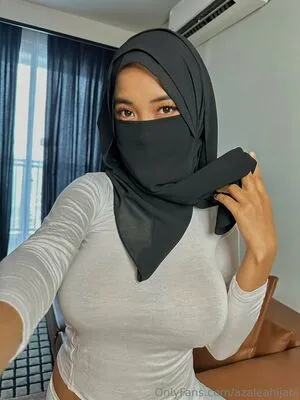 Azaleahijabi OnlyFans Leaked Free Thumbnail Picture - #g6J1WTwf0D
