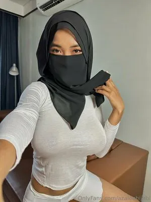 Azaleahijabi OnlyFans Leaked Free Thumbnail Picture - #gtuP0OTVY8