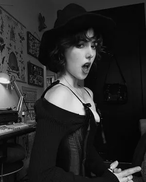 B1tchy Lesbian OnlyFans Leaked Free Thumbnail Picture - #vWbZddB71i