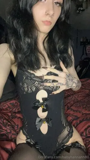 Babyhannahh80 OnlyFans Leaked Free Thumbnail Picture - #pP8vILkE7N