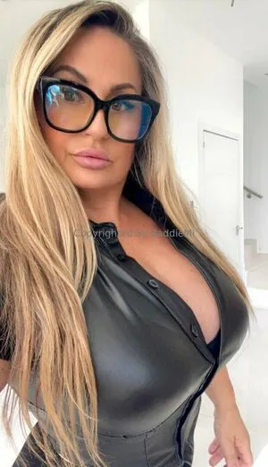 Baddiemi OnlyFans Leaked Free Thumbnail Picture - #ChDnV0kJuA