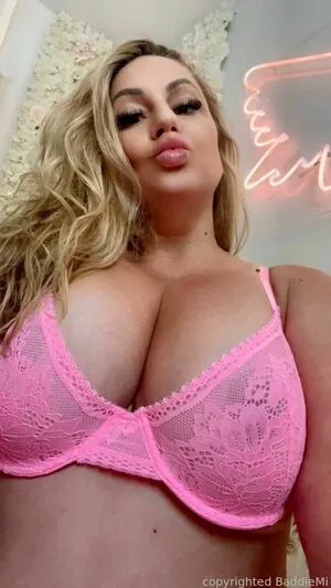Baddiemi OnlyFans Leaked Free Thumbnail Picture - #lX24M3JSL1