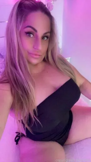 Baddiemi OnlyFans Leaked Free Thumbnail Picture - #z2x46bxVg3