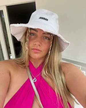 Baddybrunettexx OnlyFans Leaked Free Thumbnail Picture - #0lWK1s5v63