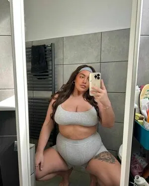 Baddybrunettexx OnlyFans Leaked Free Thumbnail Picture - #2iUHM92J82