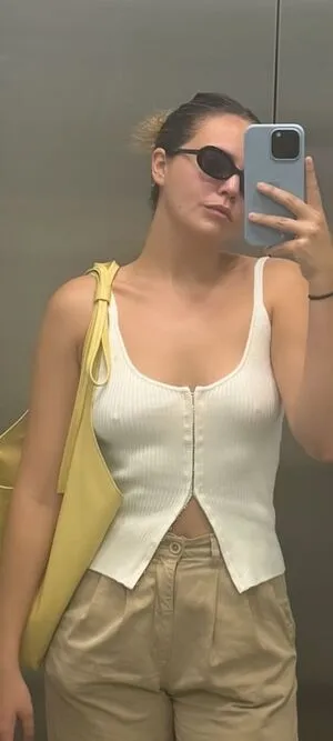 Bailee Madison OnlyFans Leaked Free Thumbnail Picture - #4lD7jPp2iS