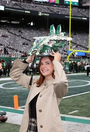 Bailee Madison OnlyFans Leaked Free Thumbnail Picture - #gSQir1mavp