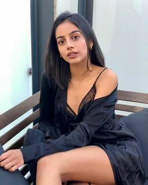 Banita Sandhu OnlyFans Leaked Free Thumbnail Picture - #AZj2Y0Asge