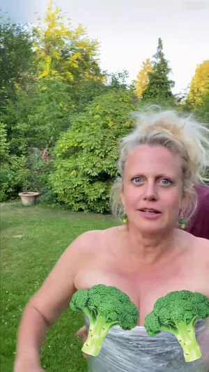 Barbara Schneberger OnlyFans Leaked Free Thumbnail Picture - #R3JtZGy0Ml