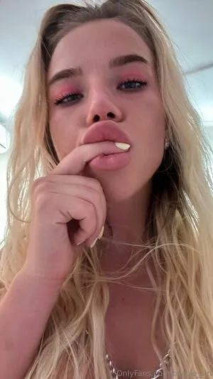 Barbie Sin OnlyFans Leaked Free Thumbnail Picture - #51cMS8Ucll