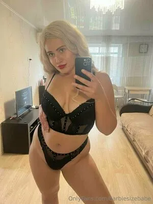 Barbiesizebabe OnlyFans Leaked Free Thumbnail Picture - #O7CixVArKD