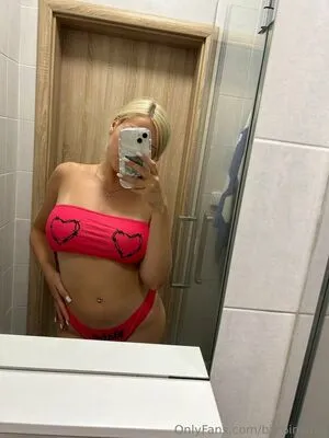 Barbinkova OnlyFans Leaked Free Thumbnail Picture - #Y1eHpdXAEQ