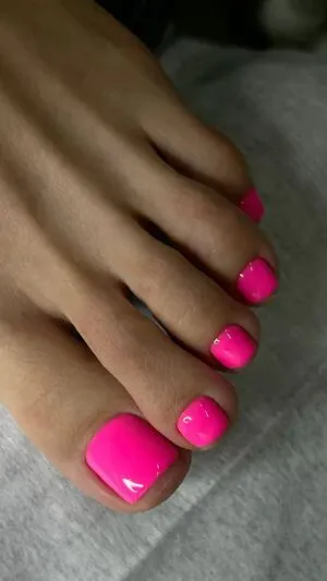 Bare Feet OnlyFans Leaked Free Thumbnail Picture - #DNVL3J6C2k
