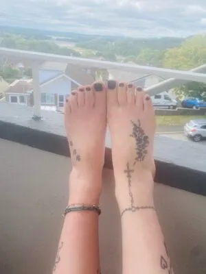 Bare Feet OnlyFans Leaked Free Thumbnail Picture - #X9qLKwnyBt