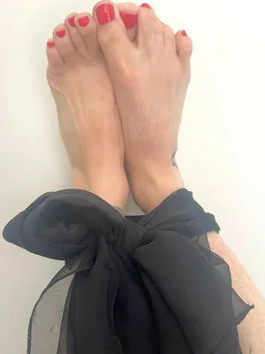 Bare Feet OnlyFans Leaked Free Thumbnail Picture - #ahG74AkH2o