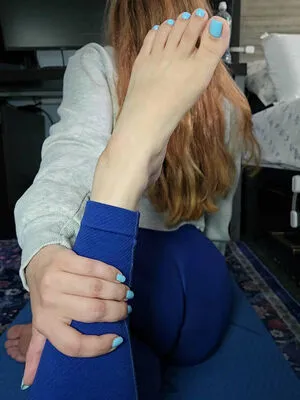 Barefootbun3 OnlyFans Leaked Free Thumbnail Picture - #8dHaVAkn3k