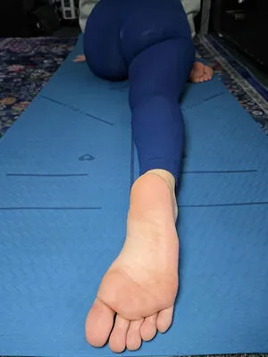 Barefootbun3 OnlyFans Leaked Free Thumbnail Picture - #JNMPEBdYr4