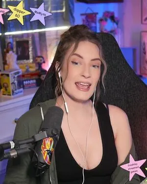 Basicwitgirl OnlyFans Leaked Free Thumbnail Picture - #4L5TSZ3en1