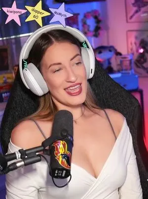 Basicwitgirl OnlyFans Leaked Free Thumbnail Picture - #7fF3uIK4vM