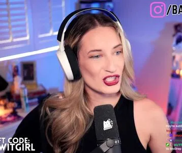 Basicwitgirl OnlyFans Leaked Free Thumbnail Picture - #IDpPbmVJBJ