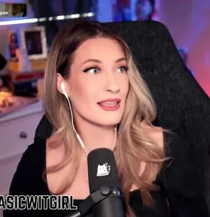 Basicwitgirl OnlyFans Leaked Free Thumbnail Picture - #tyuHVWHKhr
