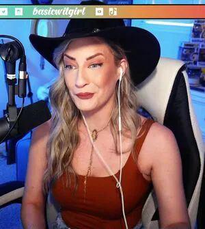Basicwitgirl OnlyFans Leaked Free Thumbnail Picture - #7rGNhgj5gI