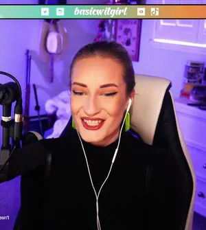 Basicwitgirl OnlyFans Leaked Free Thumbnail Picture - #8kRXdrAVtE