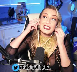 Basicwitgirl OnlyFans Leaked Free Thumbnail Picture - #LSmQ6tdoJb