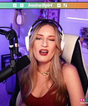 Basicwitgirl OnlyFans Leaked Free Thumbnail Picture - #Nb5G9bWWPu