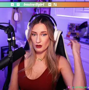 Basicwitgirl OnlyFans Leaked Free Thumbnail Picture - #PG56oMPaim