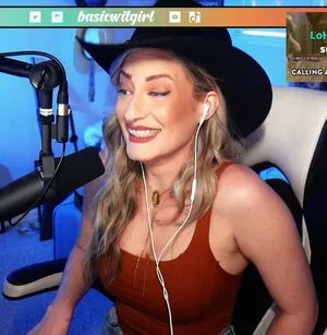 Basicwitgirl OnlyFans Leaked Free Thumbnail Picture - #V1lHcSMvNz