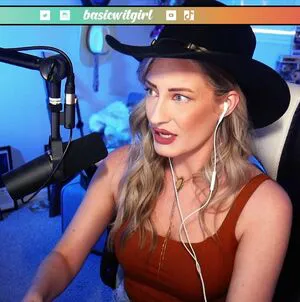 Basicwitgirl OnlyFans Leaked Free Thumbnail Picture - #X8GiWToiYk