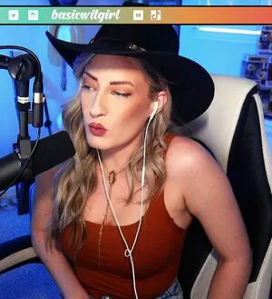 Basicwitgirl OnlyFans Leaked Free Thumbnail Picture - #a6bfaoMWp5