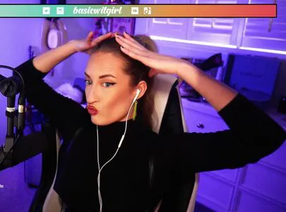 Basicwitgirl OnlyFans Leaked Free Thumbnail Picture - #b3zoXDIZBb